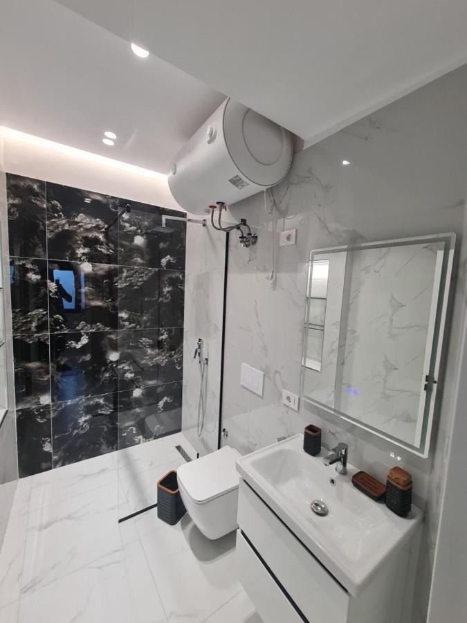 Am Luxury Apartment Тирана Экстерьер фото